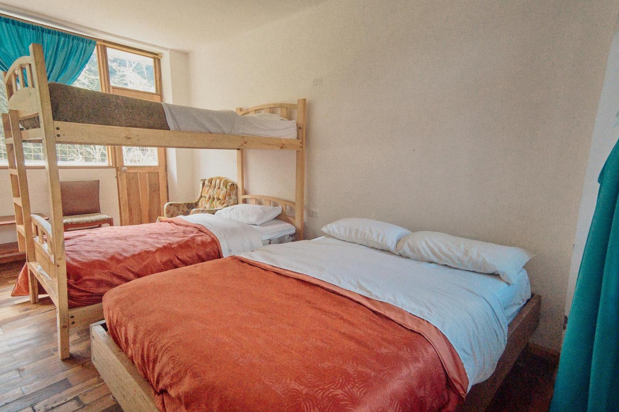 Backpackers-Balcones-River-Lodge Banos  Exterior photo